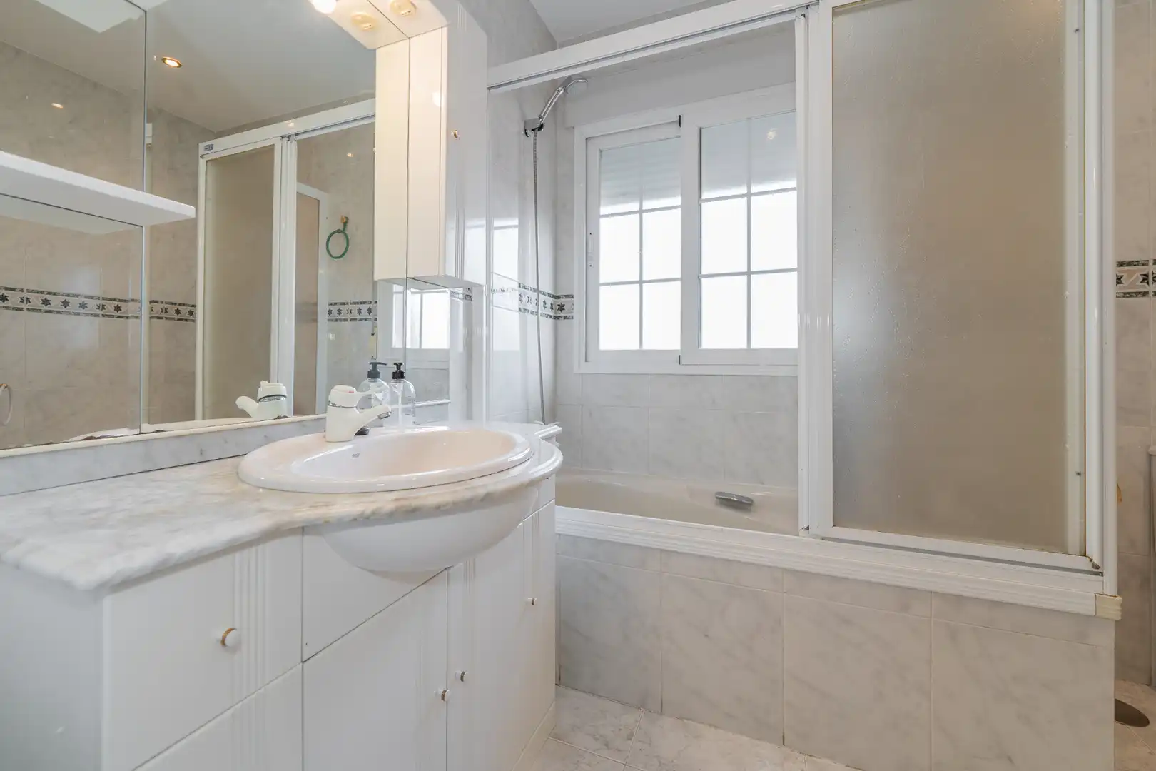 Bathroom of Houses for sale in San Agustín del Guadalix  with Air Conditioner, Heating and Private garden