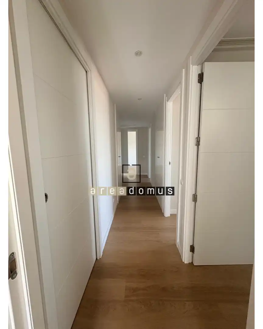 Piso en venta en Sant Feliu de Llobregat con Calefacción, Jardín privado y Piscina