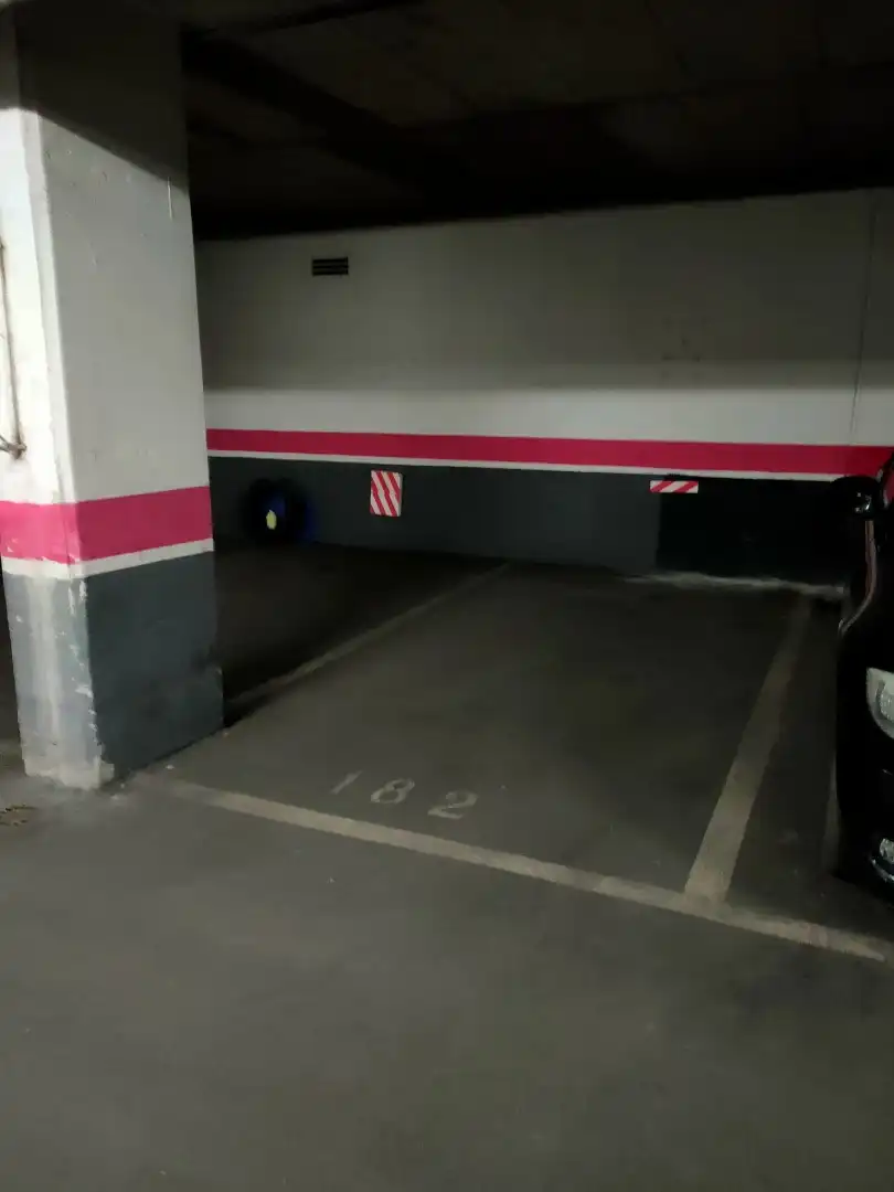 Parking of Garage for rent in Madrid