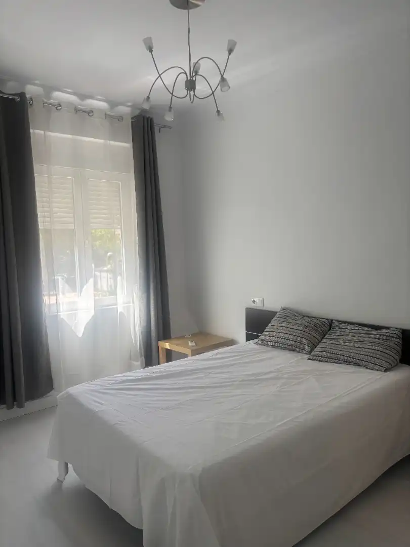 Bedroom of Flat for rent in Madrid  with Air Conditioner, Heating and Parquet flooring