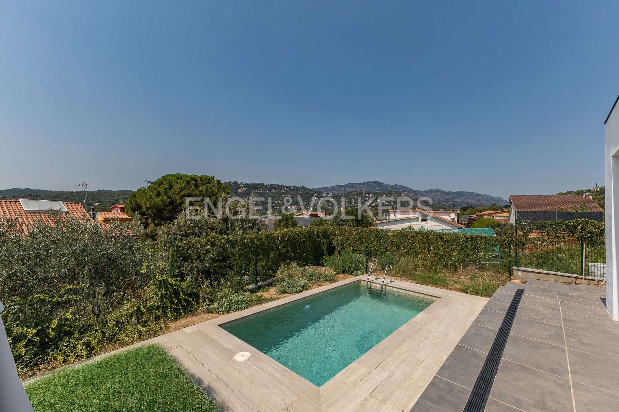 Piscina de Casa o xalet en venda en Castellar del Vallès amb Calefacció, Jardí privat i Parquet