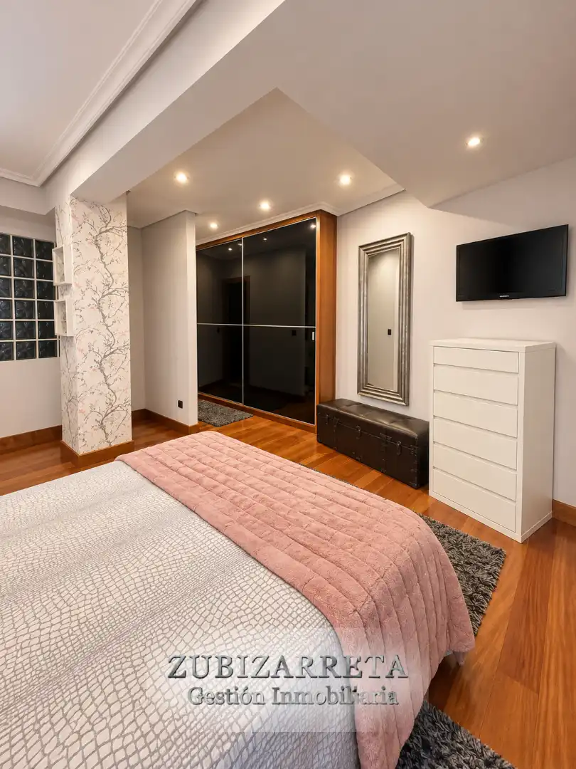 Bedroom of Duplexes for sale in Ermua, Bizkaia
