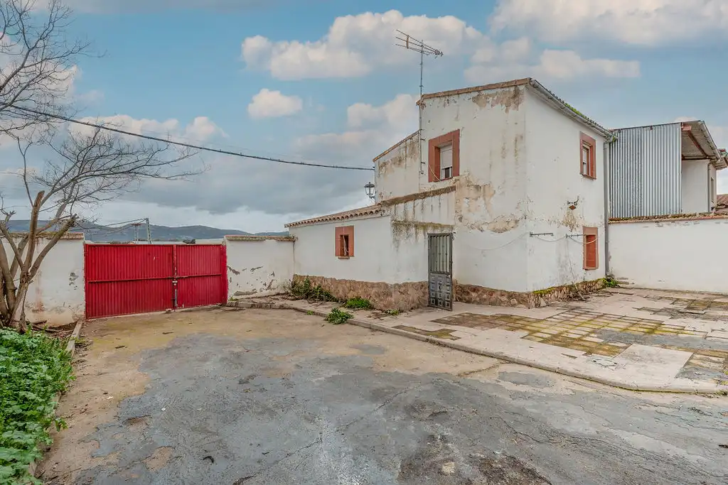 Vista exterior de Casa adosada en venda en Alcoba amb Aire condicionat