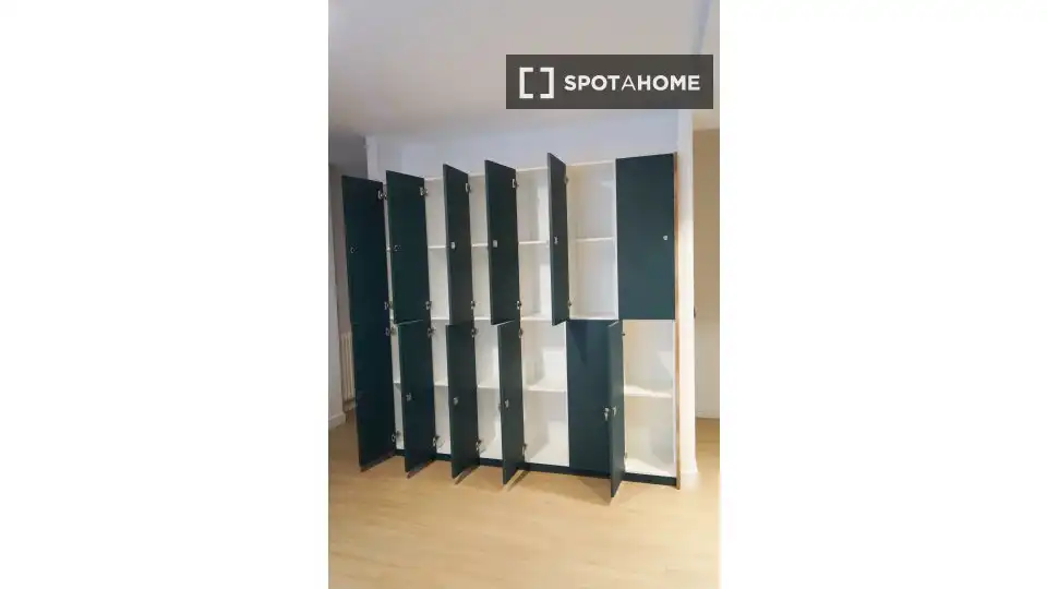 Bedroom of Flat for rent in Madrid  with Air Conditioner, Heating and Furnished
