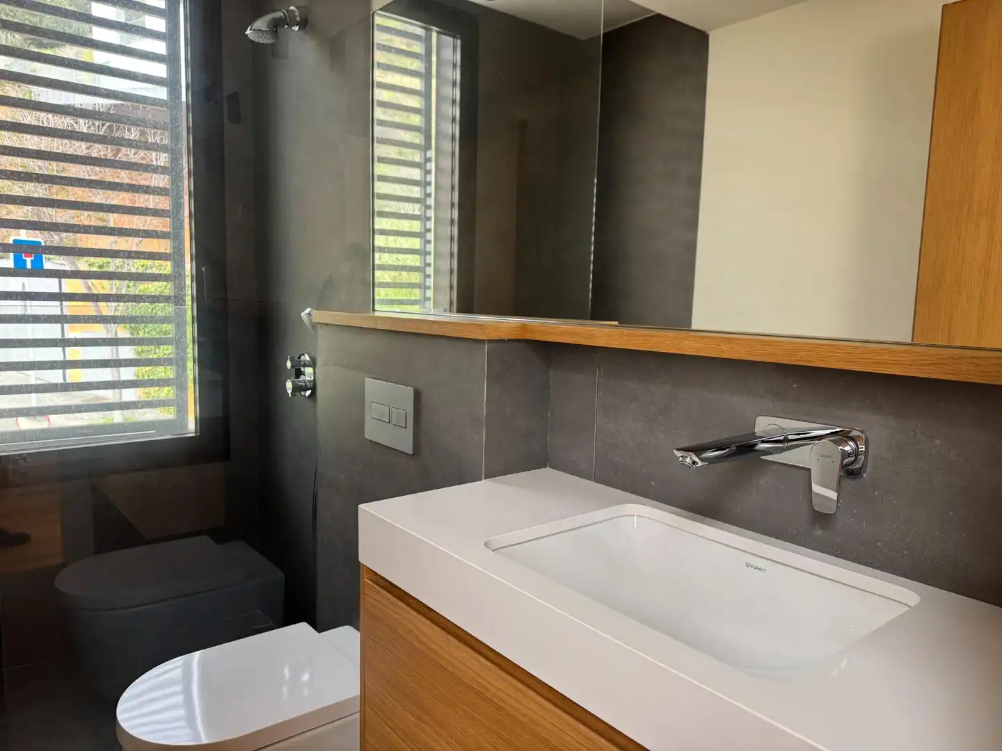 Baño de Casa o chalet en venta en Barcelona con Aire acondicionado, Calefacción y Jardín privado