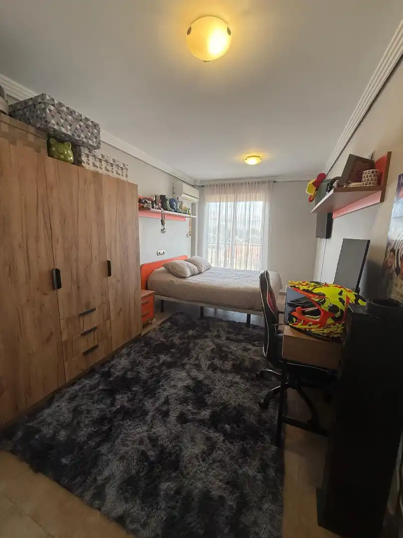 Schlafzimmer von Einfamilien-Reihenhaus zum Verkauf in L'Alfàs del Pi mit Klimaanlage, Privatgarten und Terrasse