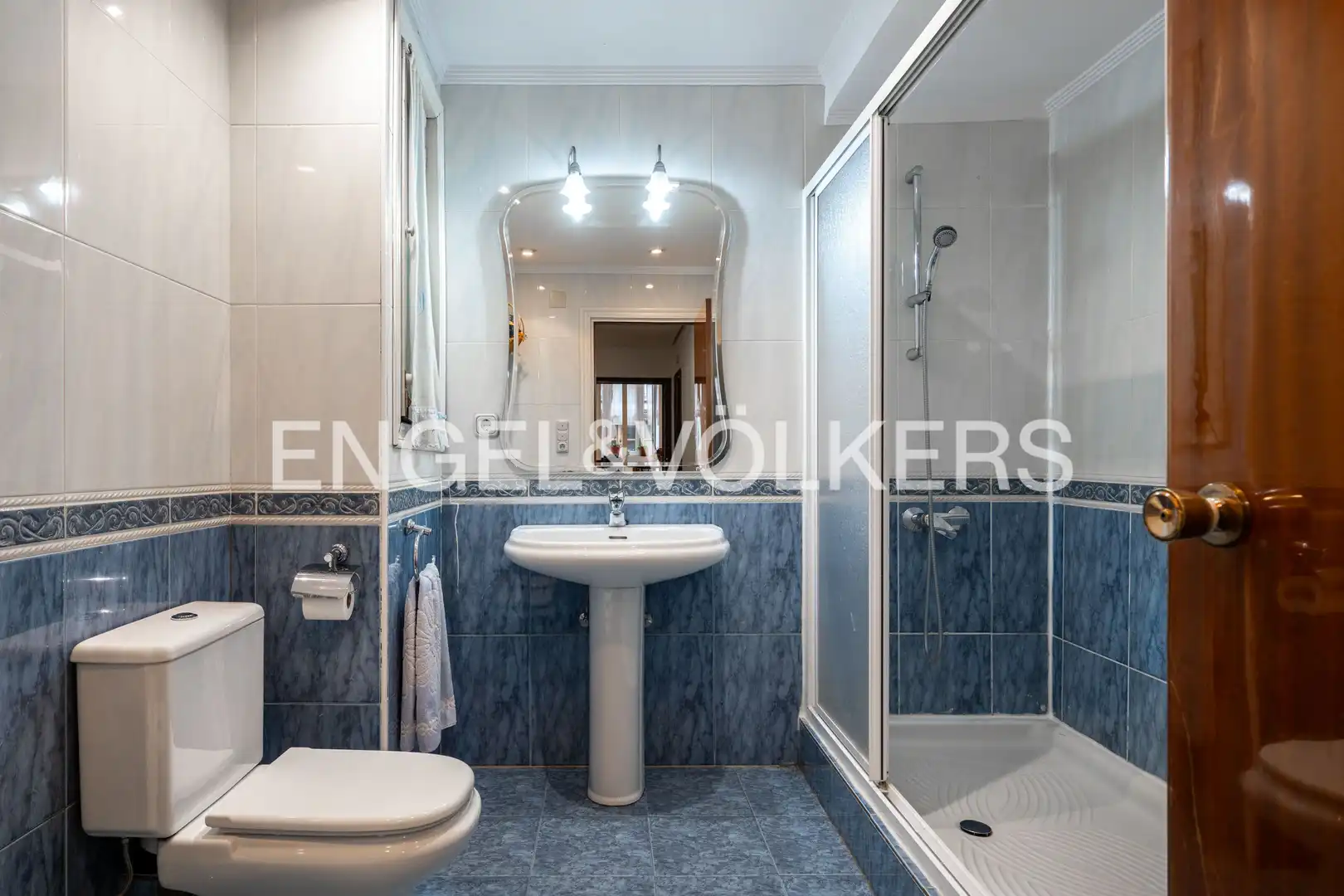 Baño de Piso en venta en Donostia - San Sebastián  con Calefacción y Balcón