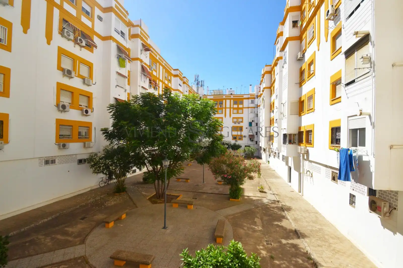 Exterior view of Flat for sale in Sevilla  with Air Conditioner, Private garden and Terrace