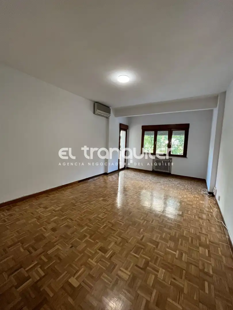 Sala d'estar de Pis de lloguer en Madrid amb Aire condicionat, Parquet i Terrassa