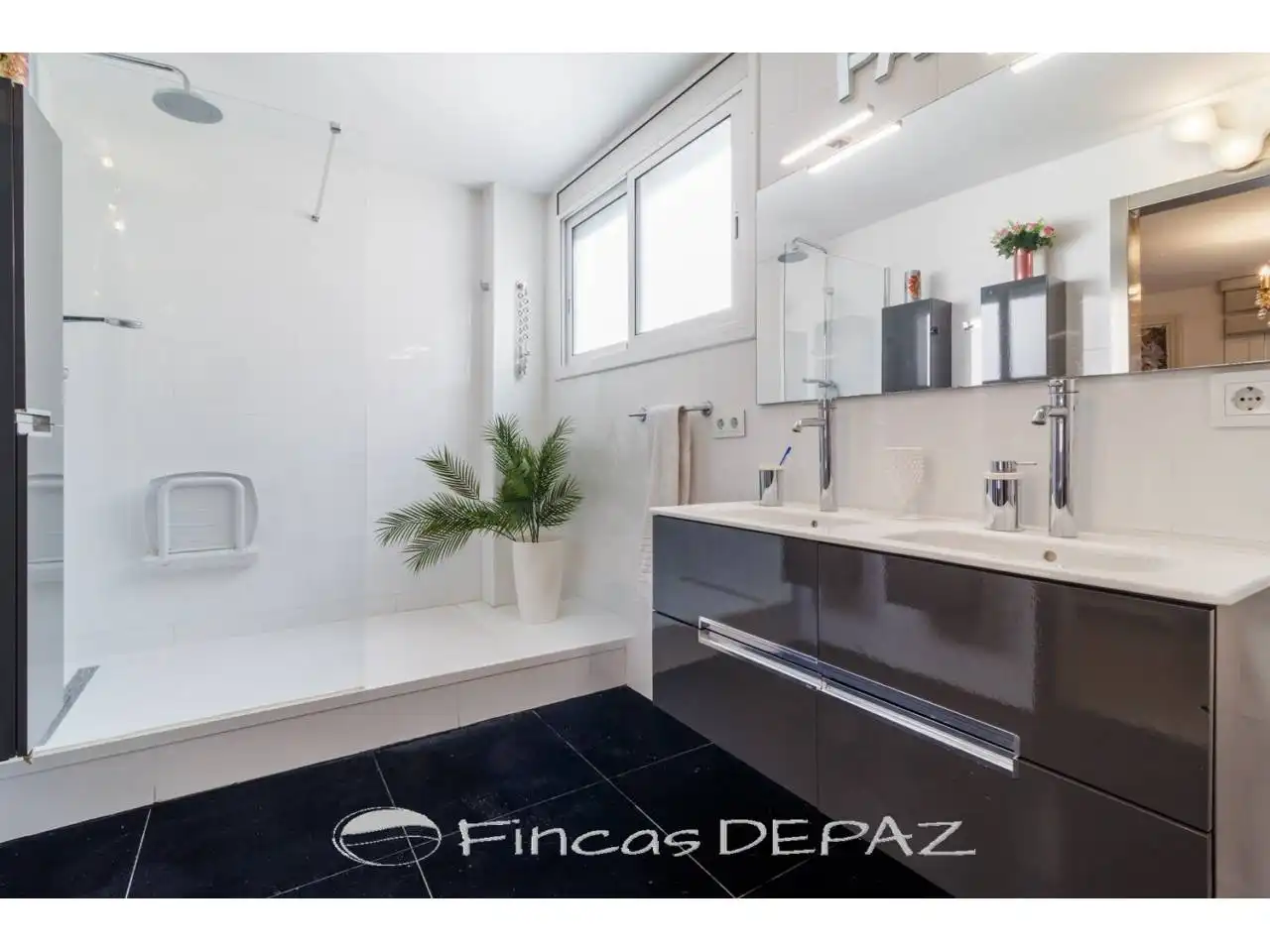 Baño de Ático en venta en Castelldefels con Calefacción y Terraza