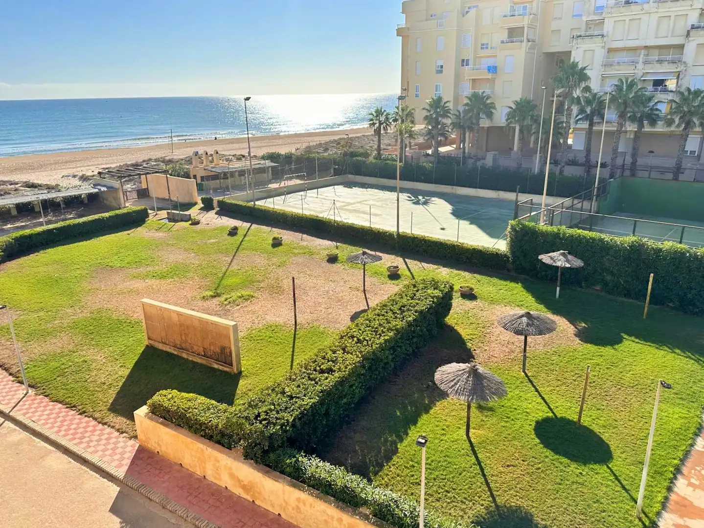 Dormitori de Apartament de lloguer en Valencia amb Calefacció, Jardí privat i Terrassa