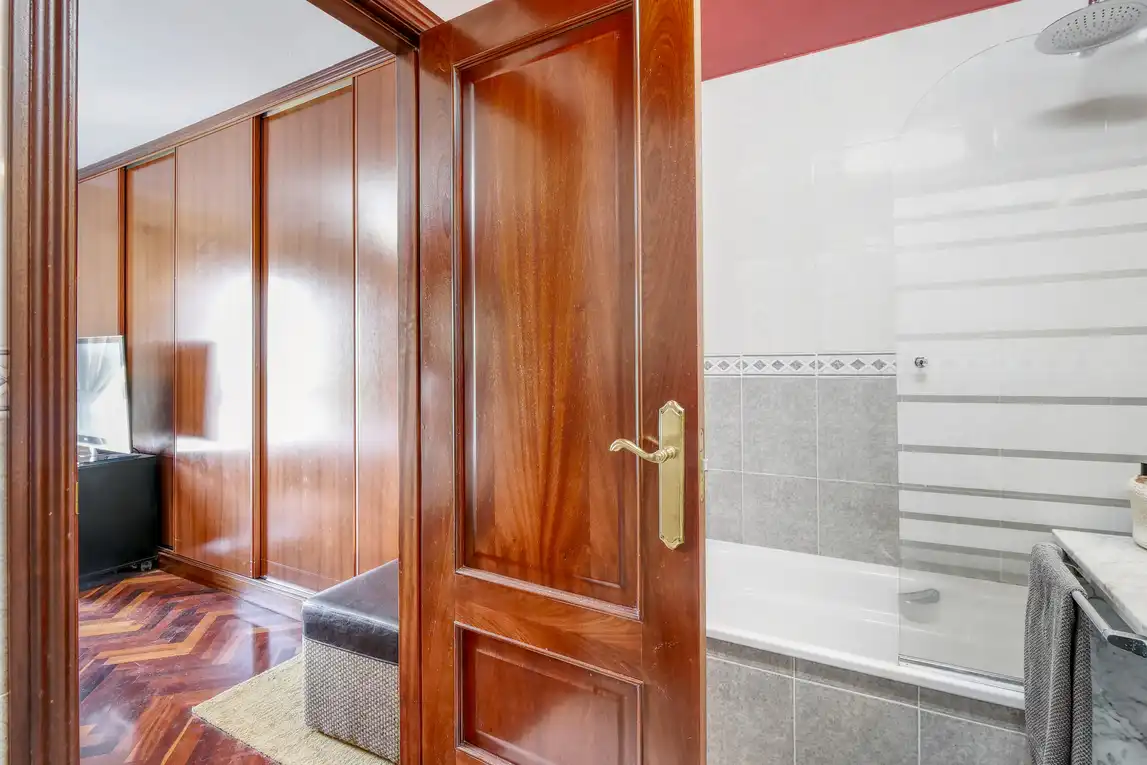 Baño de Casa adosada en venta en A Coruña Capital  con Calefacción, Jardín privado y Parquet