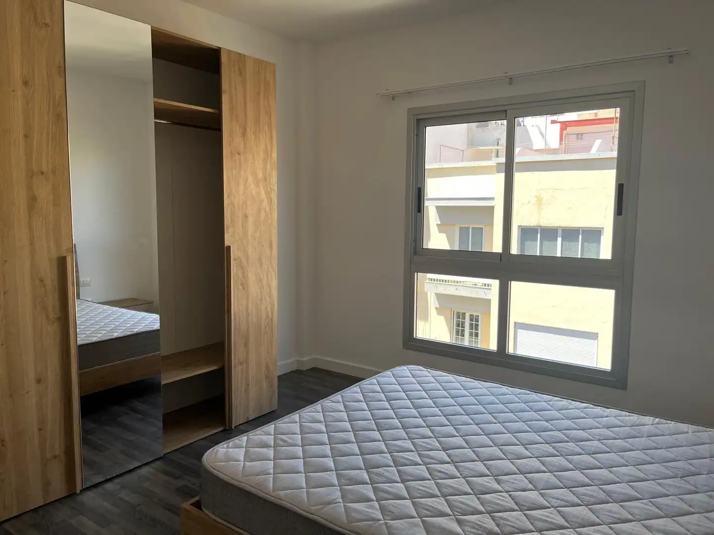 Dormitori de Pis de lloguer en Santa Cruz de Tenerife amb Parquet, Moblat i Forn