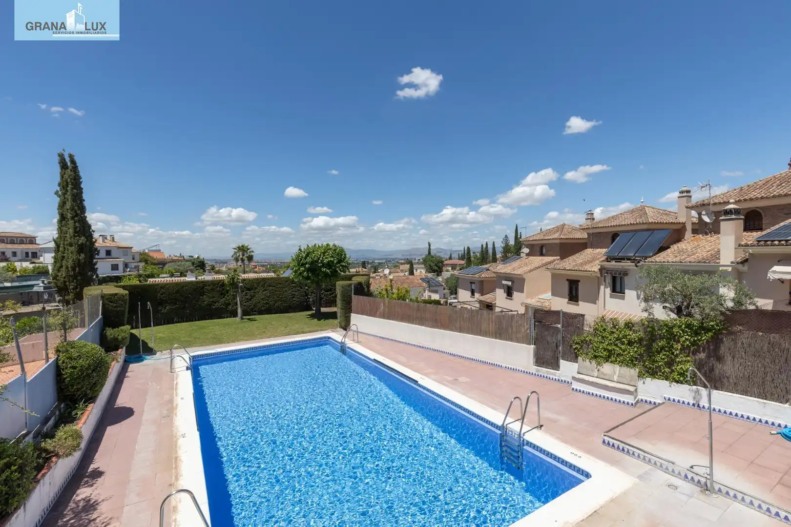 Schwimmbecken von Haus oder Chalet zum Verkauf in La Zubia mit Klimaanlage, Heizung und Gemeinschaftspool