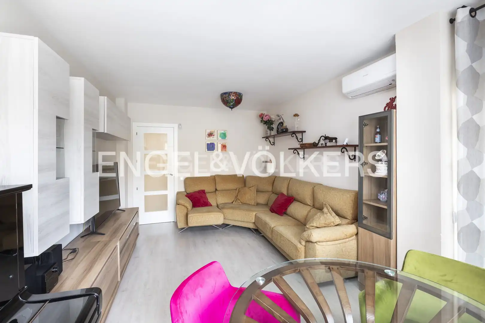 Sala de estar de Piso en venta en Colmenar Viejo con Calefacción, Terraza y Piscina