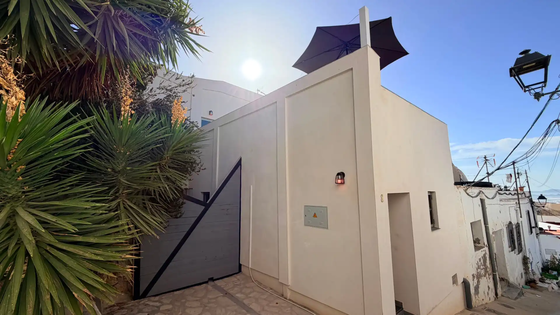 Vista exterior de Casa o xalet en venda en Níjar amb Aire condicionat, Terrassa i Moblat