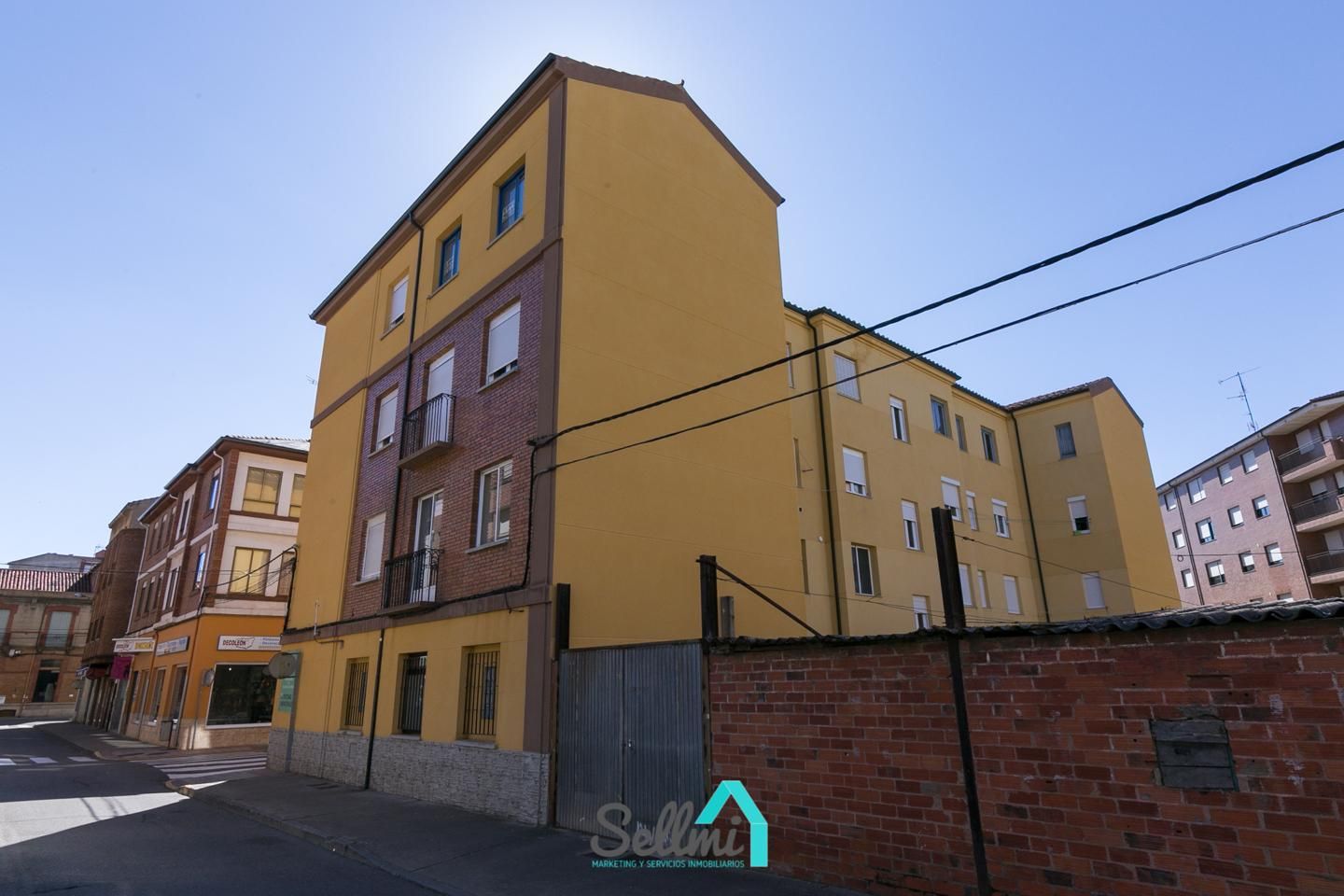 Außenansicht von Wohnung zum verkauf in Villarejo de Órbigo mit Parkett