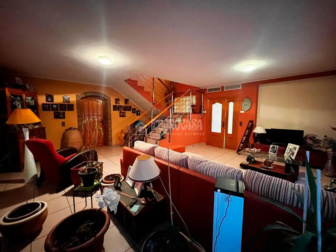 Casa adosada en venta en Sobradiel con Calefacción y Jardín privado
