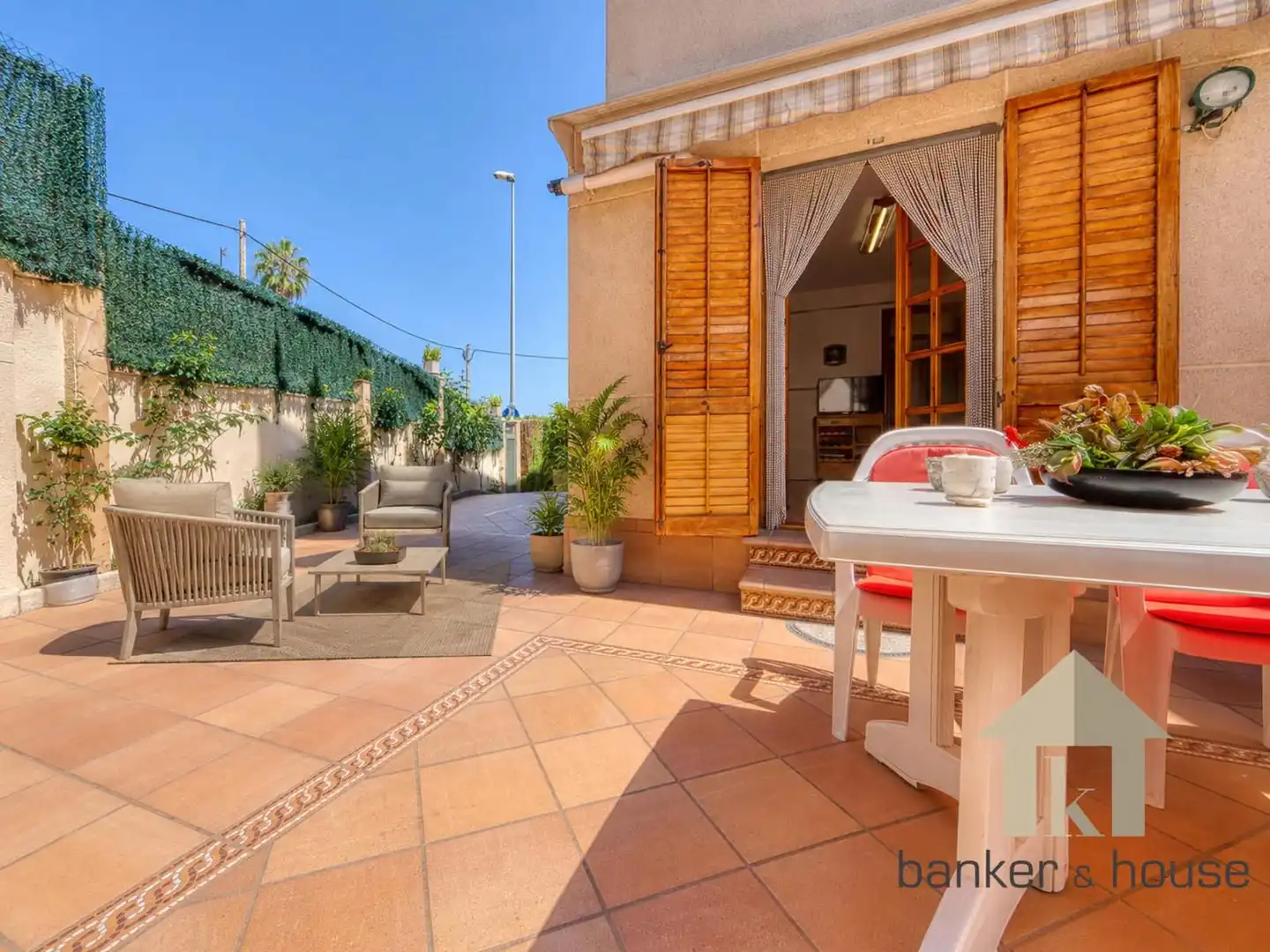 Terrassa de Casa o xalet en venda en Cerdanyola del Vallès amb Aire condicionat, Calefacció i Jardí privat