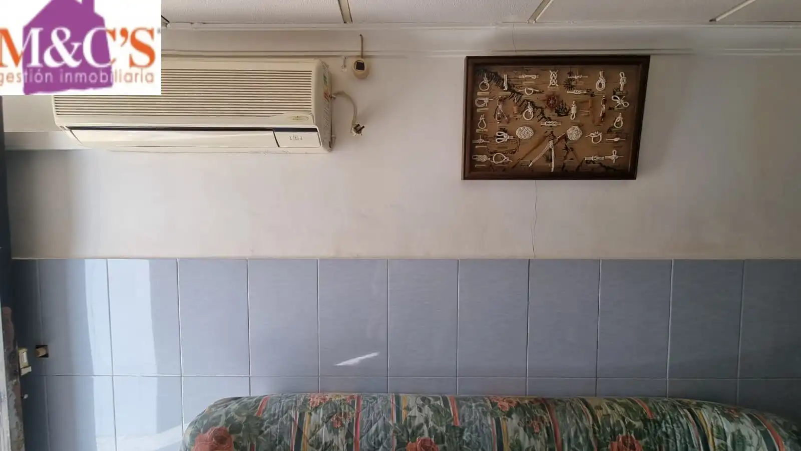 Sala d'estar de Casa o xalet en venda en Villanueva de San Carlos amb Jardí privat i Moblat