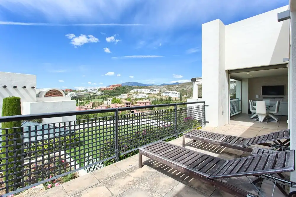 Terrace of Apartments for sale in Benahavís  with Air Conditioner, Heating and Private garden