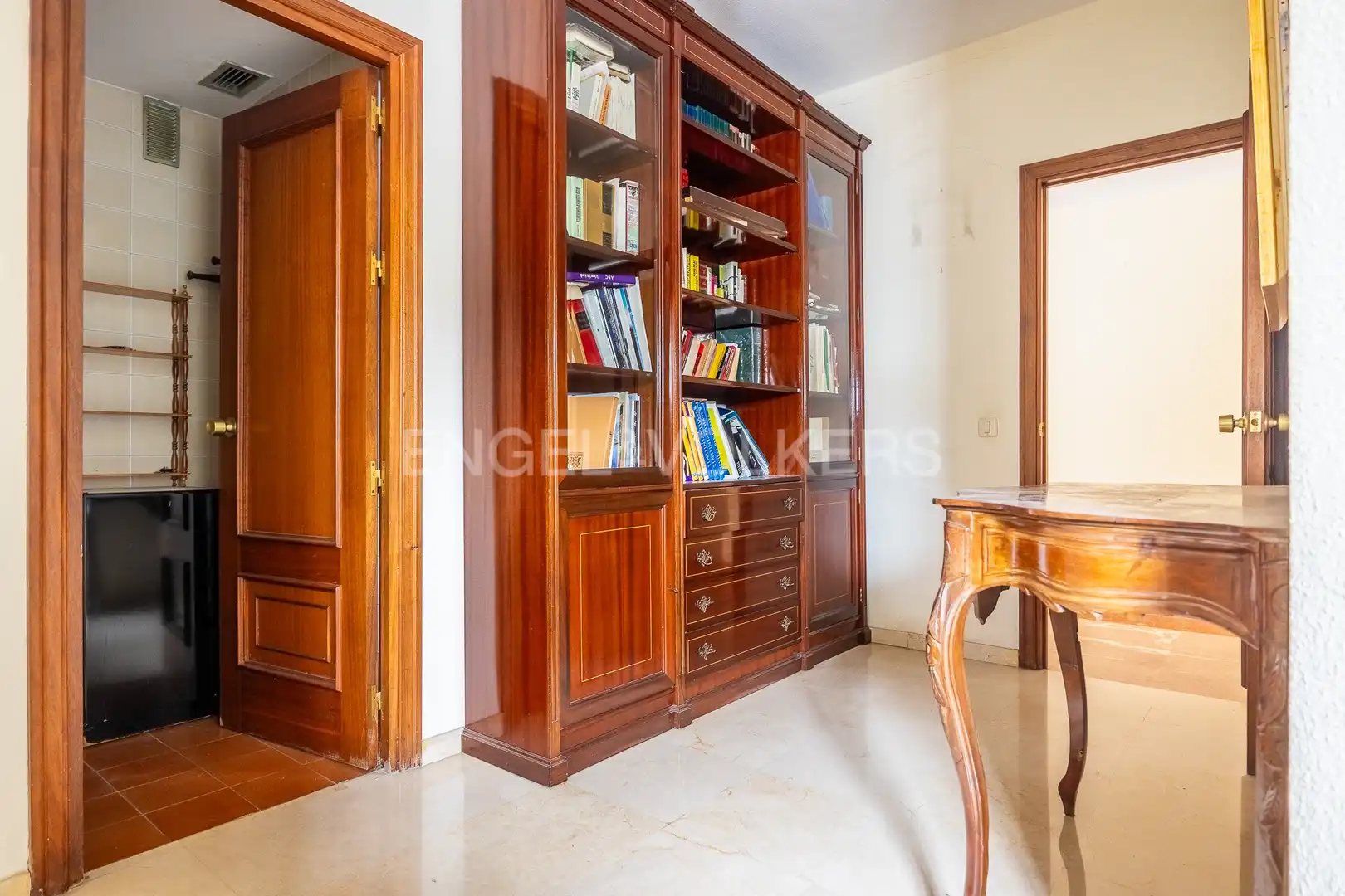 Flat for sale in Sevilla  with Air Conditioner and Heating