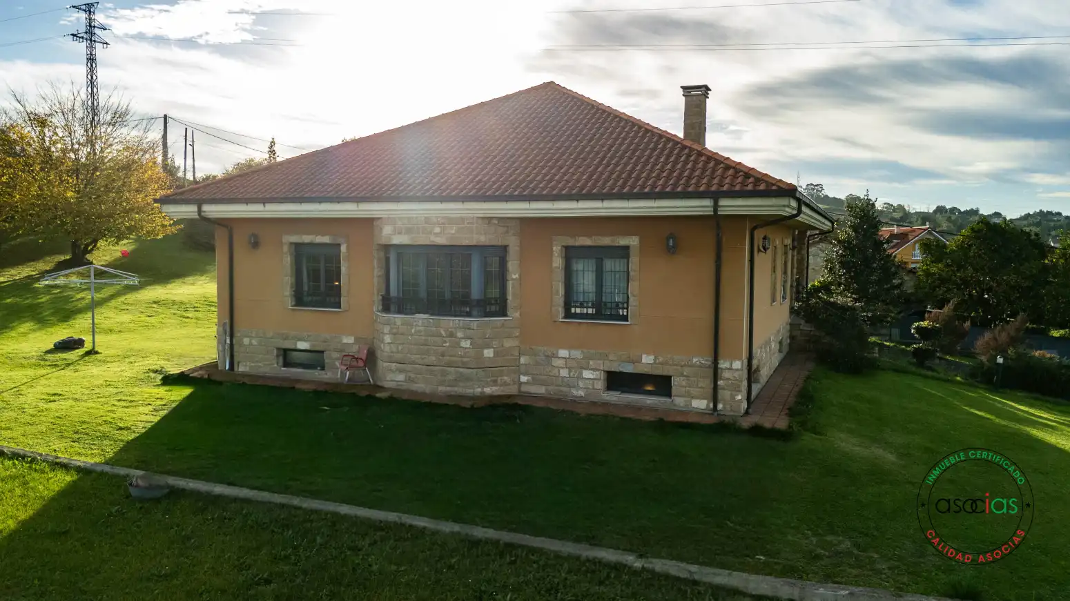 Vista exterior de Casa o xalet en venda en Gijón  amb Calefacció, Parquet i Terrassa