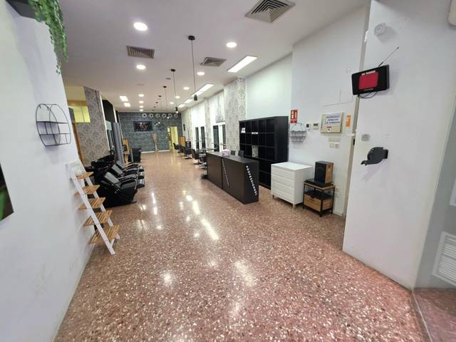 Local comercial en Venta en Ronda del Mijares en Parque Ribalta - Plaza de Toros