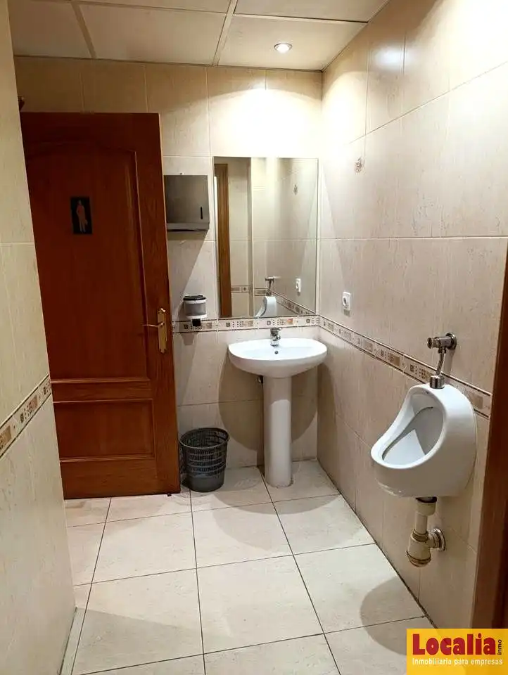 Local comercial en venda a Centro, imagen 8