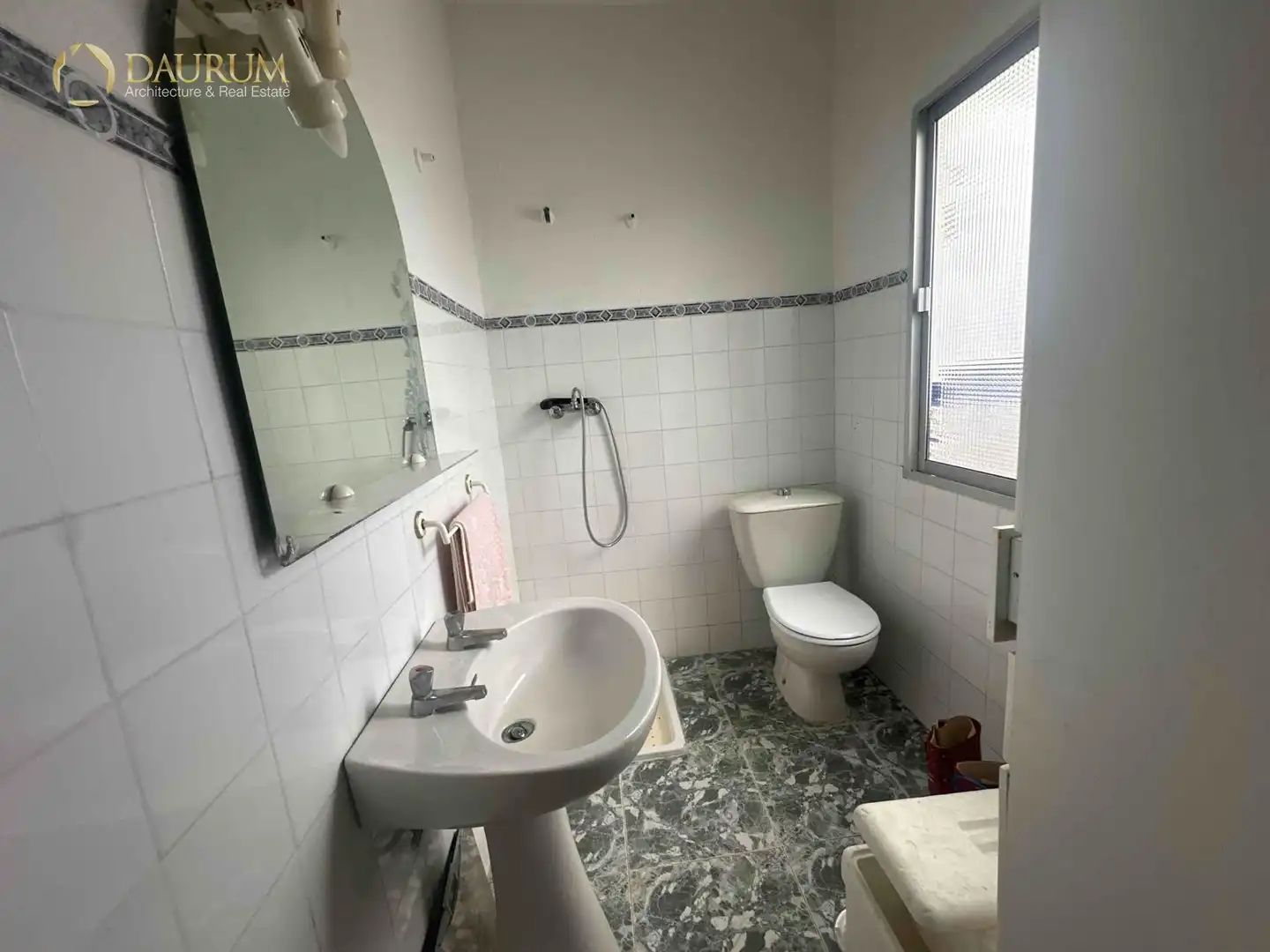 Bany de Casa o xalet en venda en Dos Hermanas amb Aire condicionat, Traster i Moblat