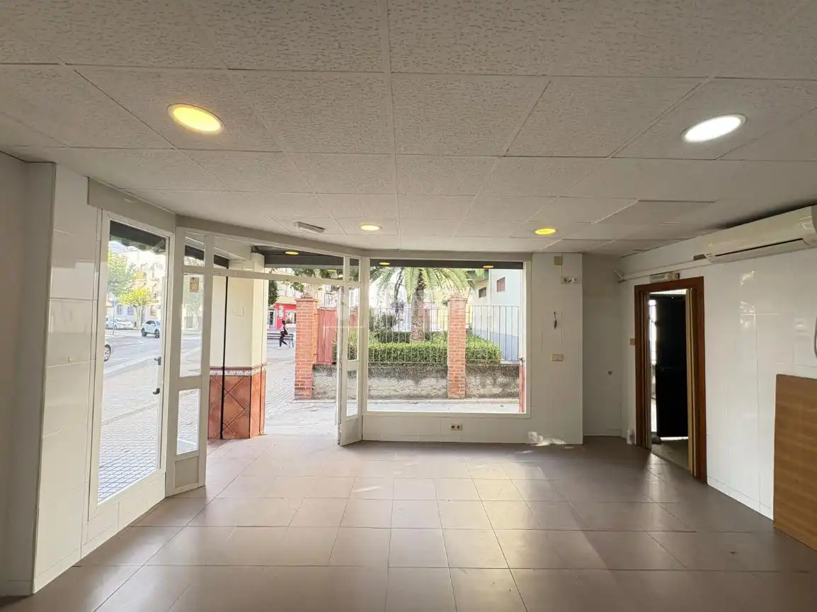 Local comercial en venda a Andújar
