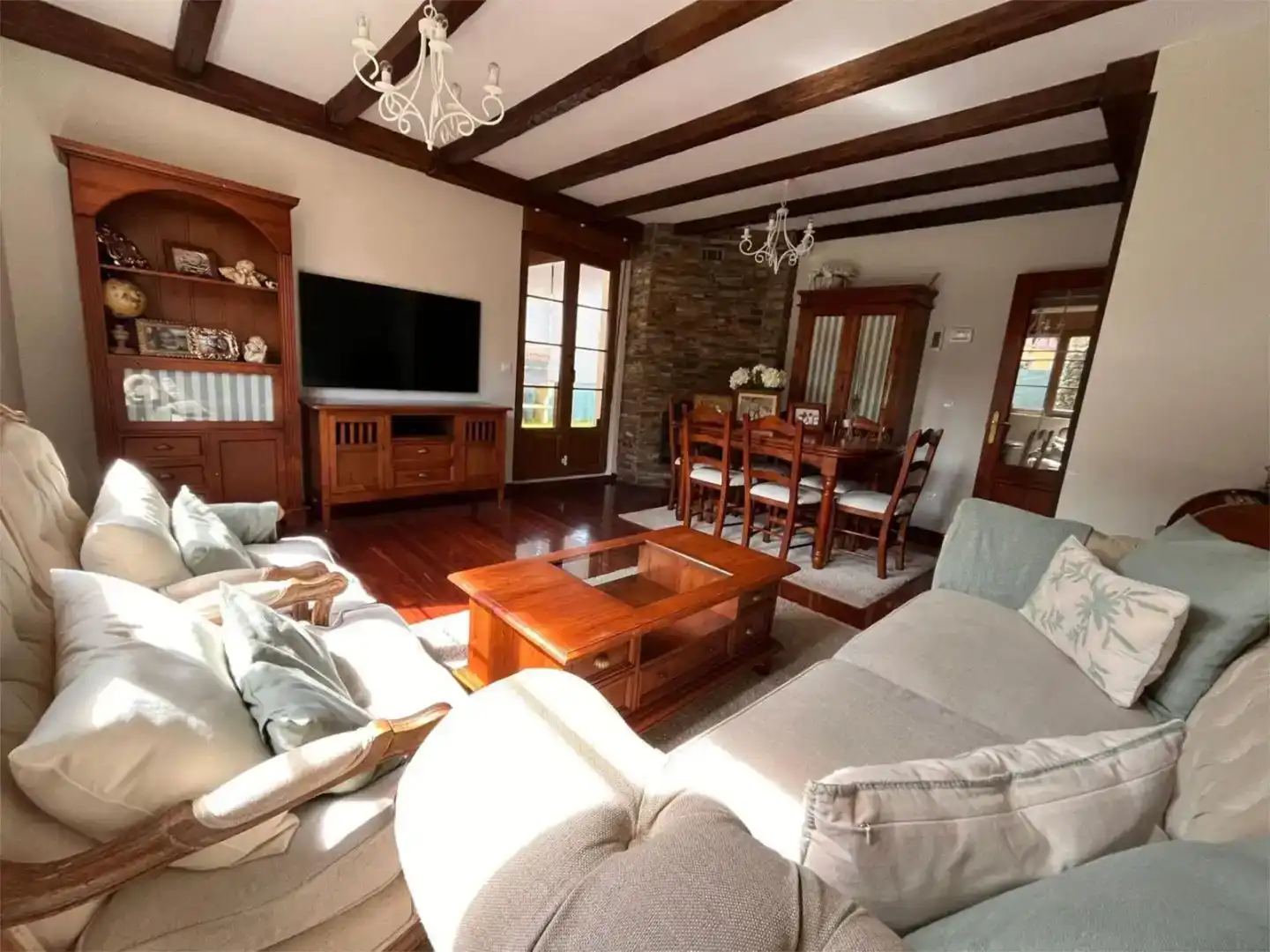 Sala d'estar de Casa o xalet en venda en Piélagos amb Jardí privat, Parquet i Traster