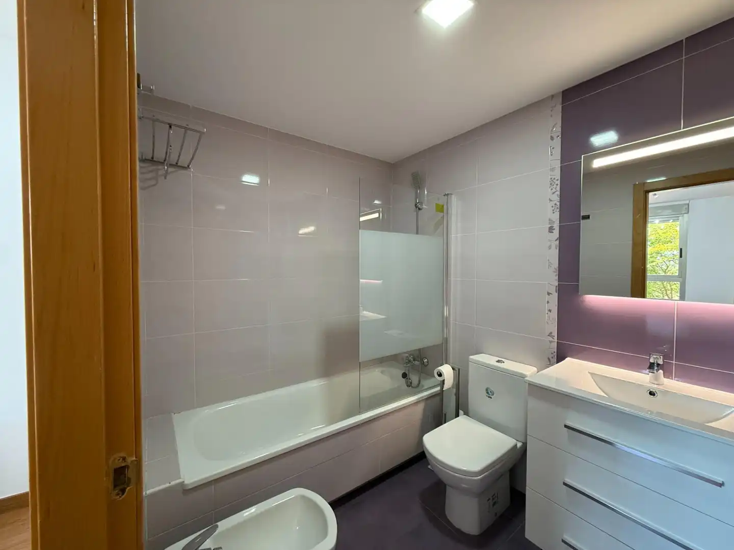 Badezimmer von Wohnung zur Miete in Murcia mit Klimaanlage, Heizung und Terrasse