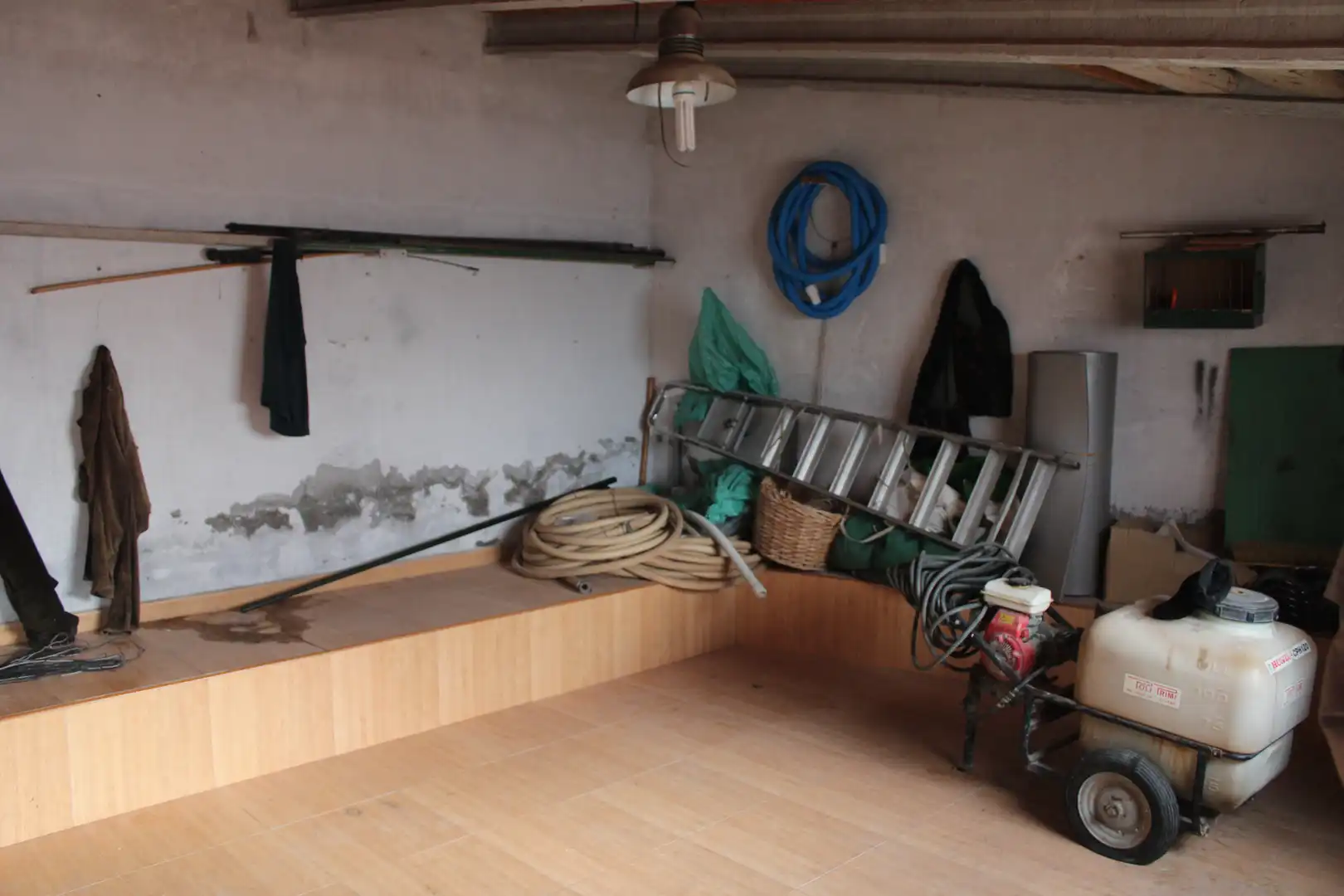 Haus oder Chalet zum Verkauf in Sax mit Privatgarten, Schwimmbad und Möbliert