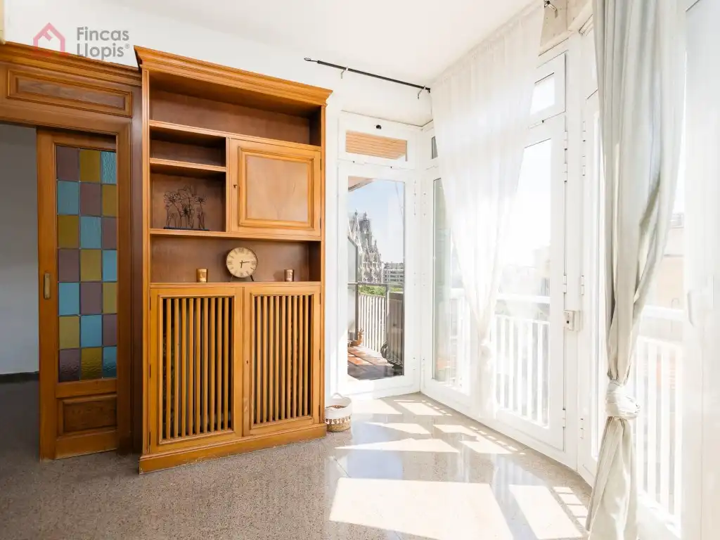 Terraza de Piso en venta en Barcelona con Balcón