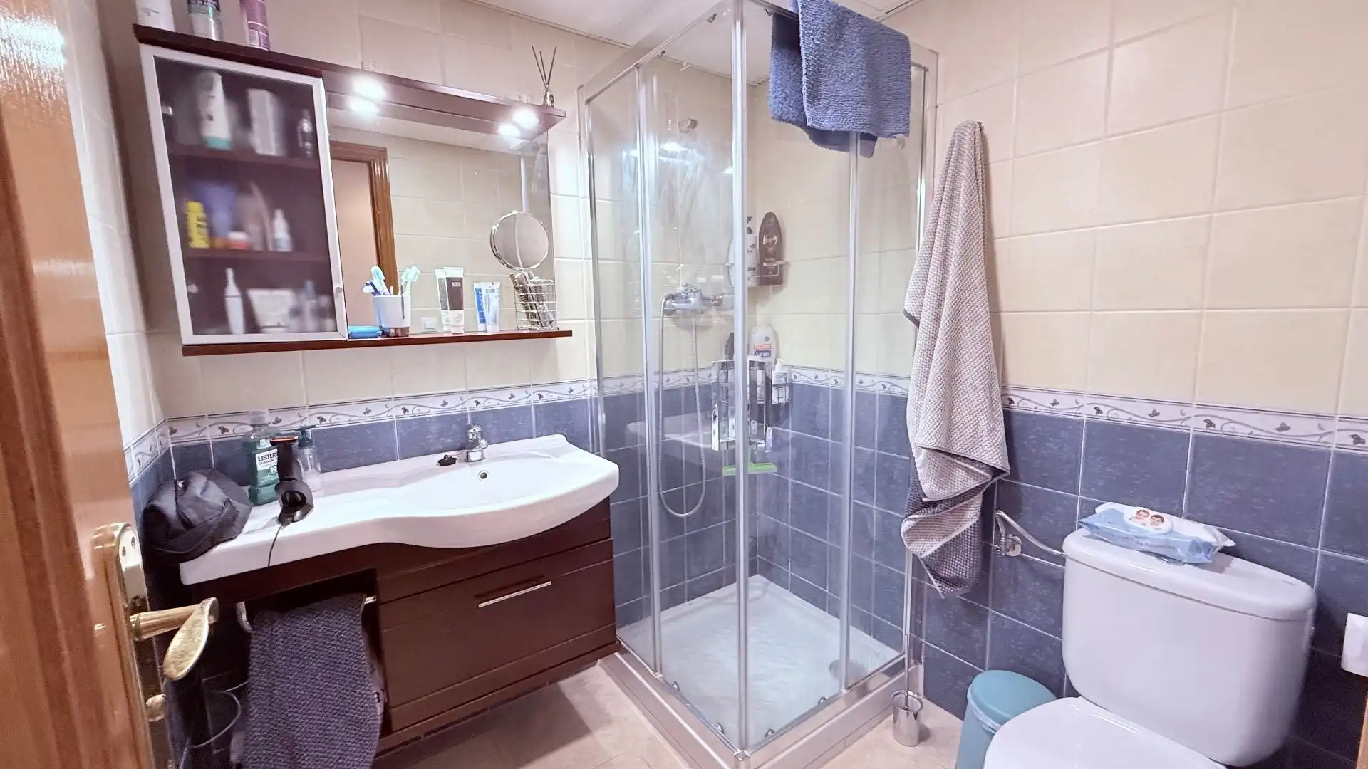 Bathroom of Flat for sale in La Nucia  with Air Conditioner, Heating and Terrace
