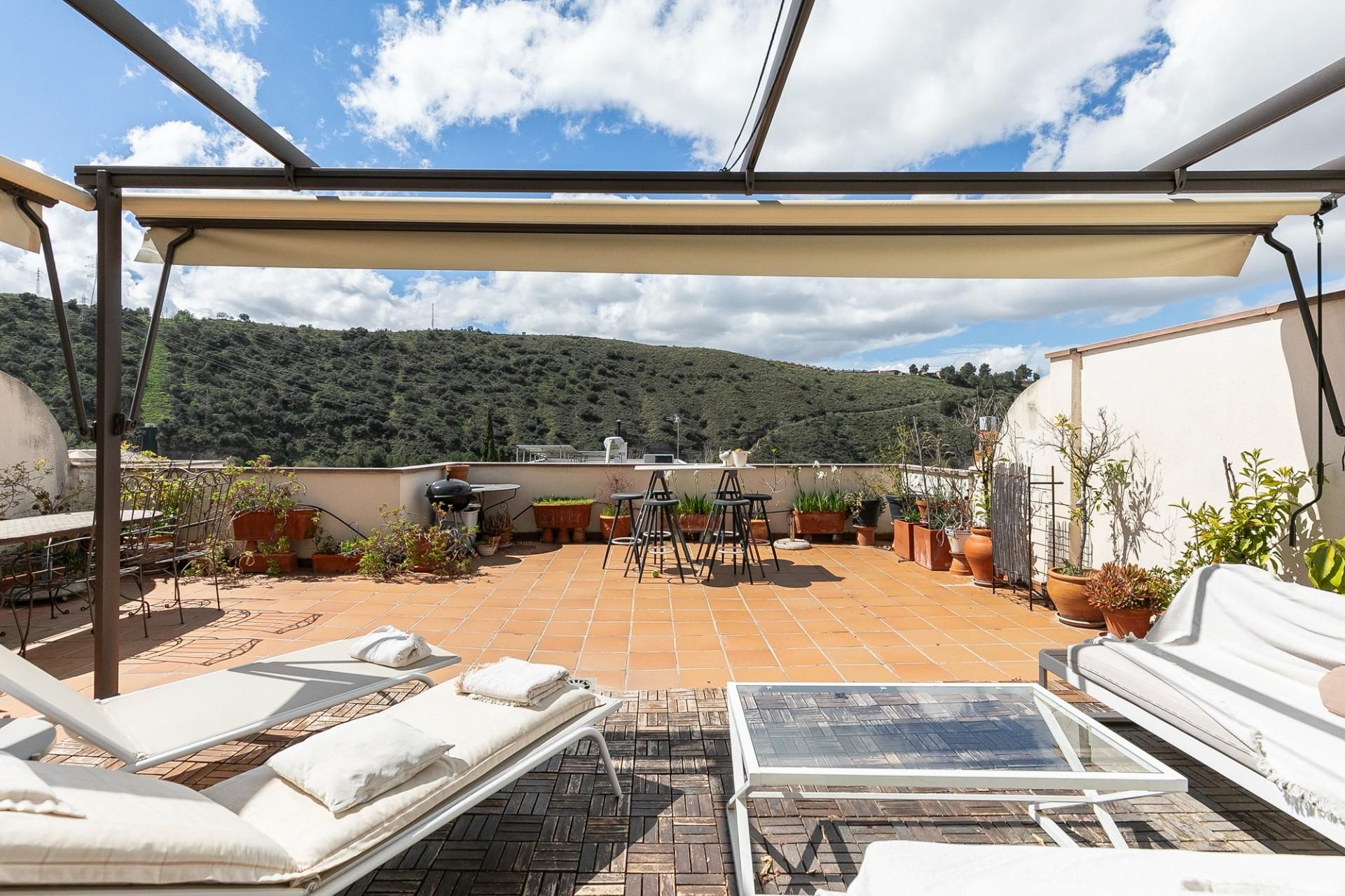 Casa o chalet en venta en Calle Sala de las Dos Hermanas, 17, Crta. De la Sierra  , Genil