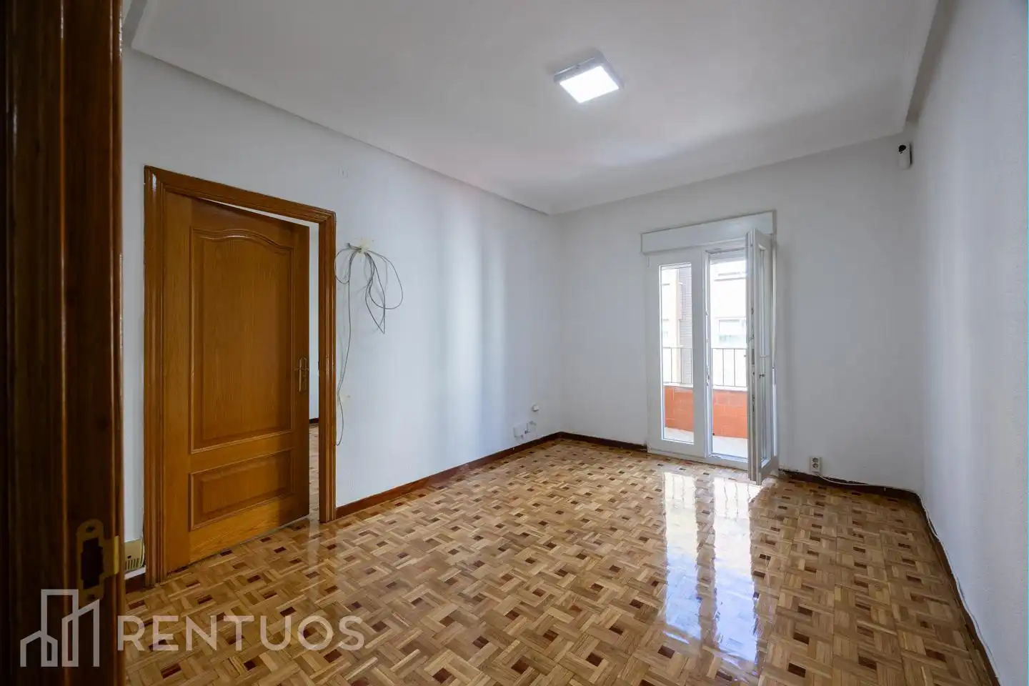 Dormitori de Pis de lloguer en Madrid amb Calefacció, Parquet i Terrassa