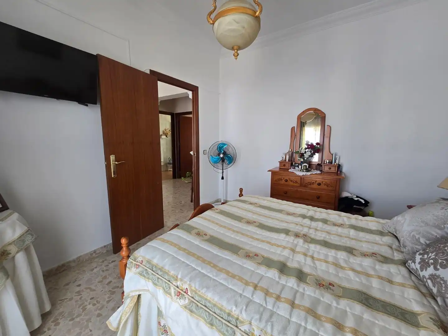 Habitación de Casa adosada en venta en Bormujos con Terraza, Trastero y Balcón