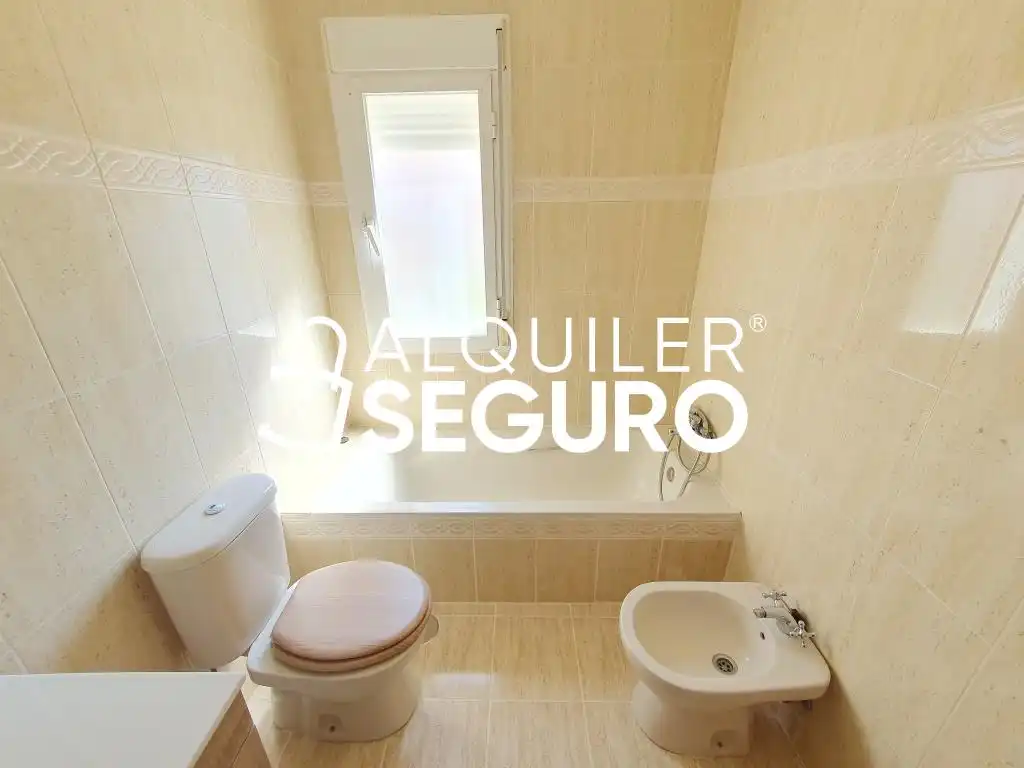 Bathroom of Houses for rent in Batres  with Heating, Terrace and Swimming Pool
