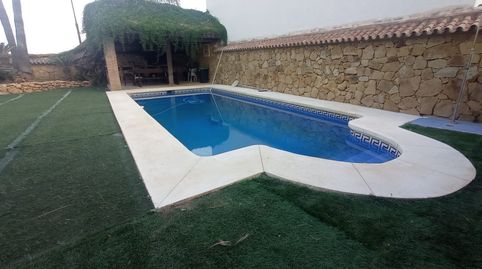 Magnífica villa independiente con garaje, piscina, jardín, trastero, terraza