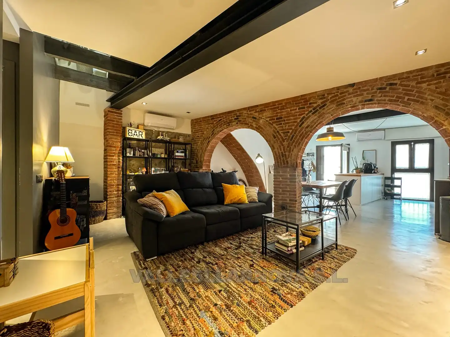 Casa a schiera con balcone in vendita a Centre