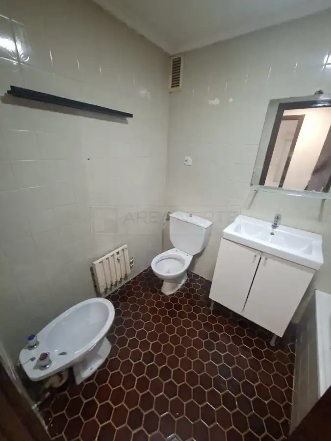 Bathroom of Flat for sale in Sansomendi 