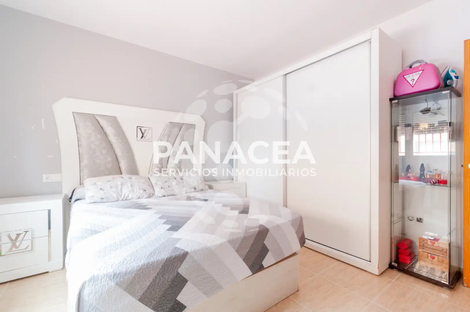 Bedroom of Flat for sale in Roquetas de Mar  with Furnished, Microwave and TV