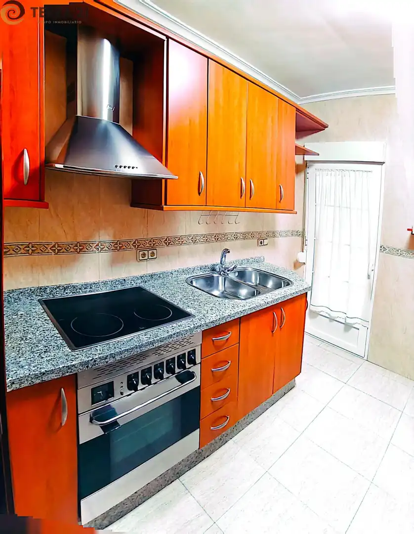 Küche von Wohnung zur untervermieten in Jaén mit Klimaanlage, Heizung und Balkon