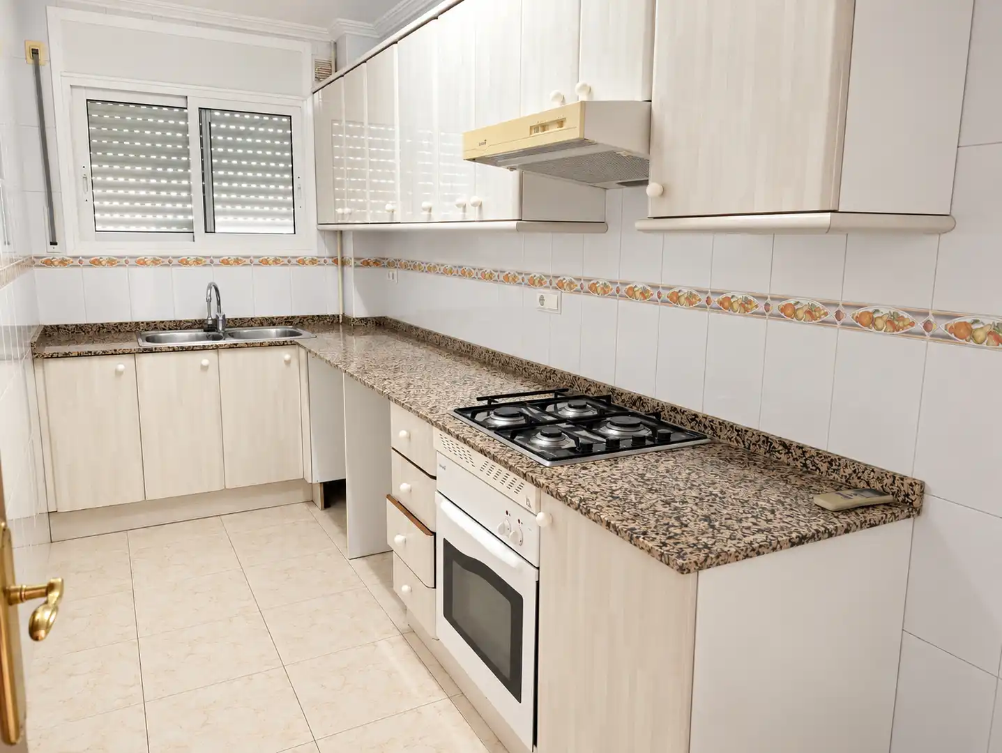 Kitchen of Flat for rent in Reus  with Heating, Oven and Balcony