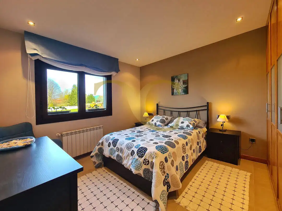 Habitación de Casa o chalet en venta en Siero con Calefacción, Terraza y Trastero