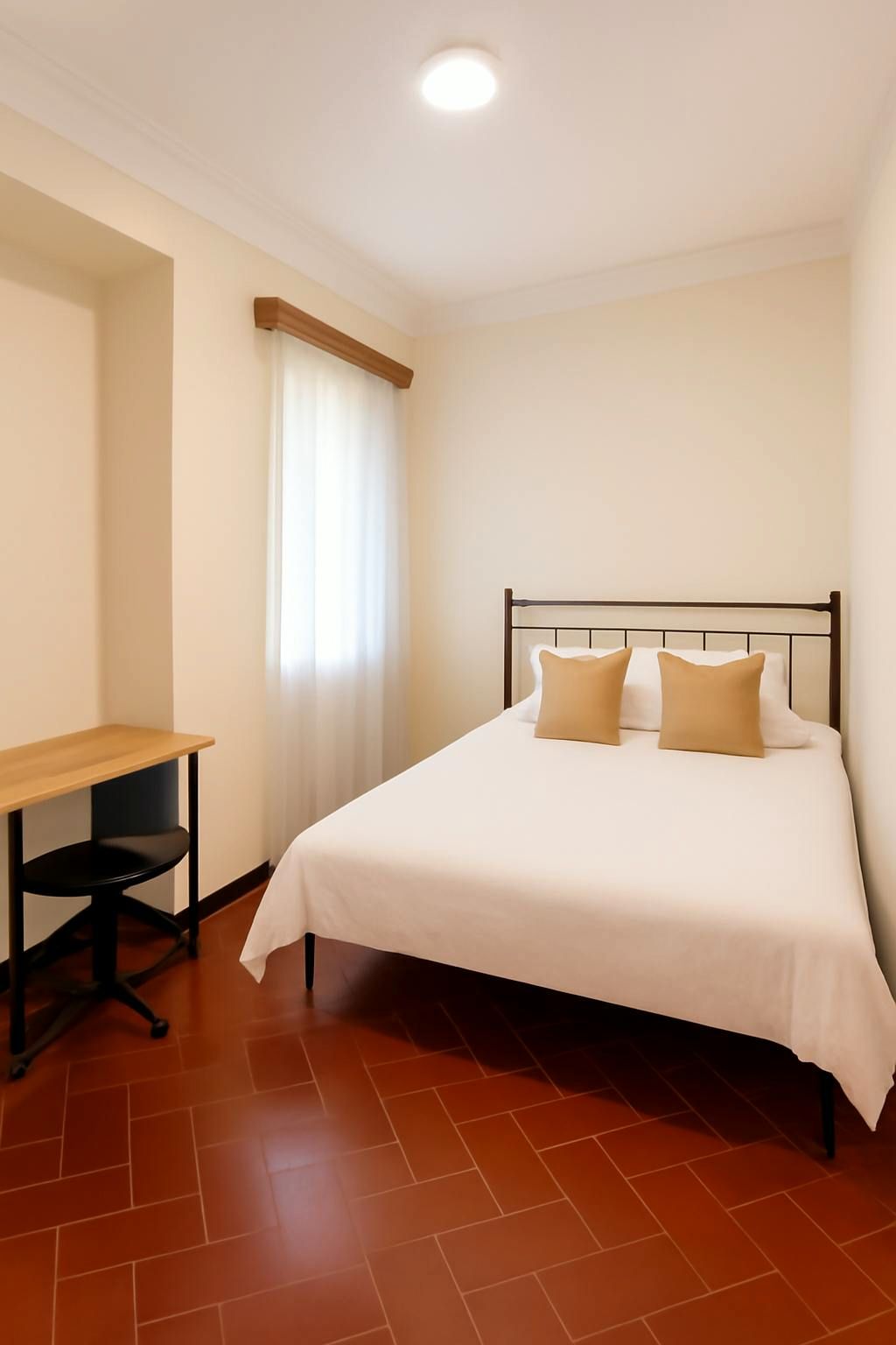 Bedroom of Flat to share in  Sevilla Capital  with Air Conditioner, Furnished and Washing machine