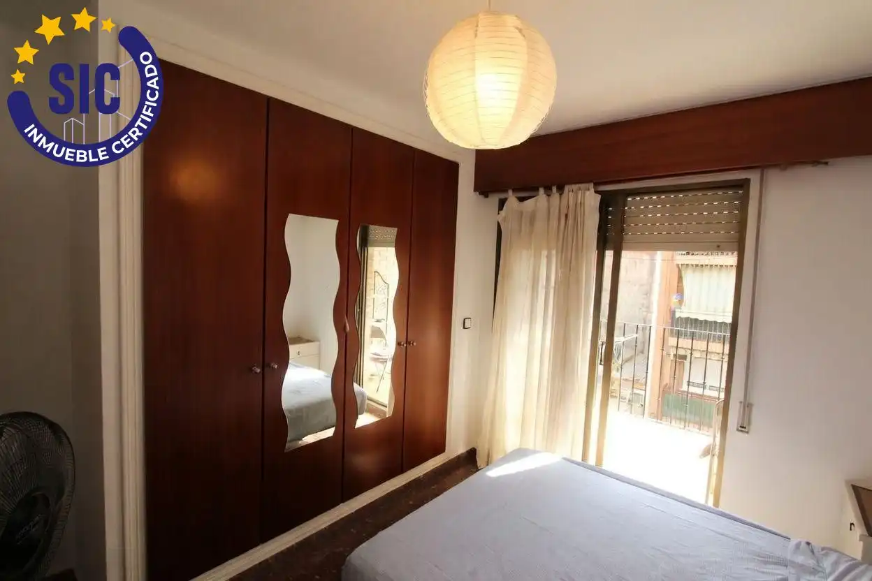 Habitación de Piso en venta en Paterna con Terraza y Balcón