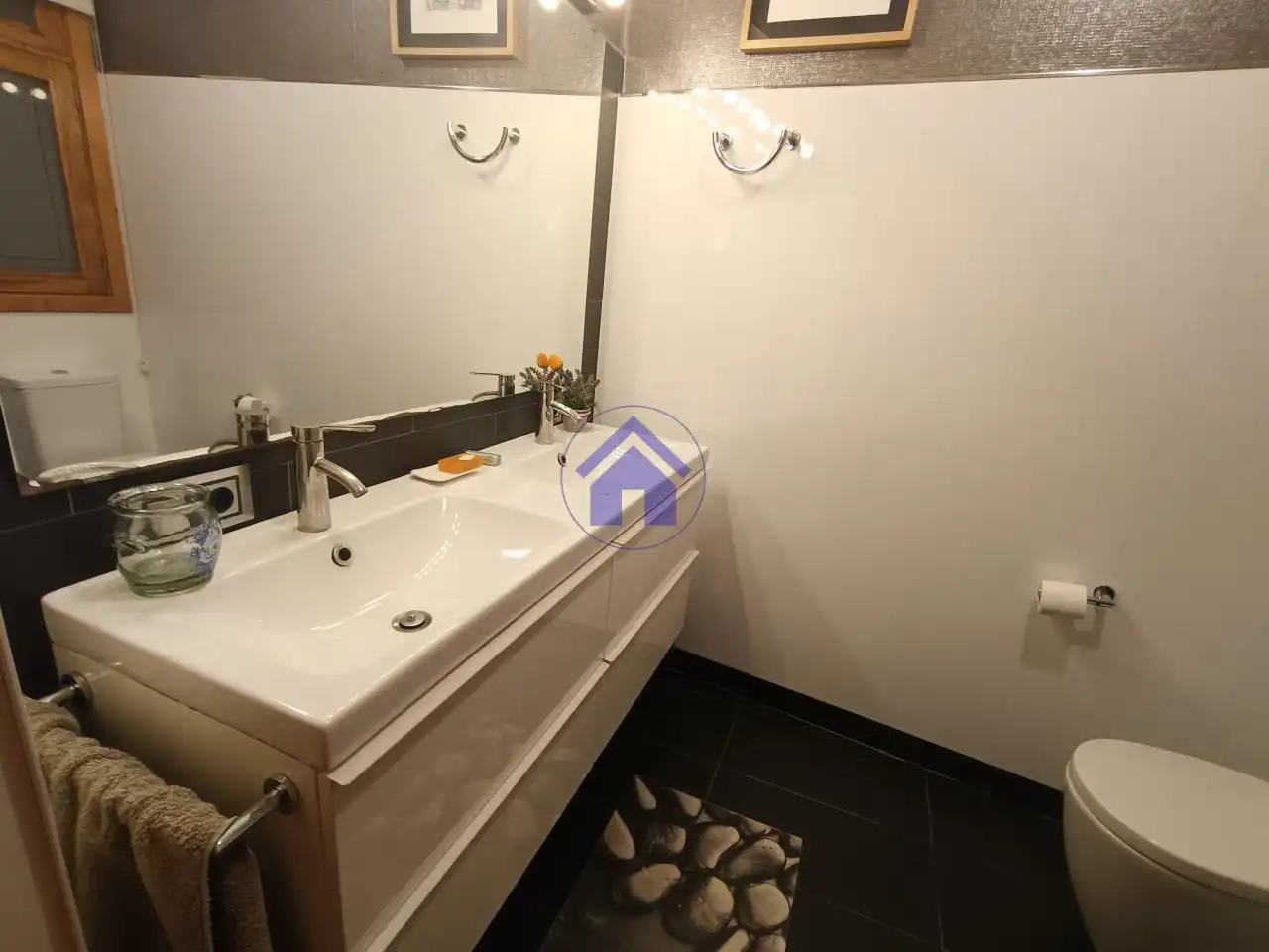 Bathroom of Flat for rent in Vigo   with Heating, Parquet flooring and Terrace